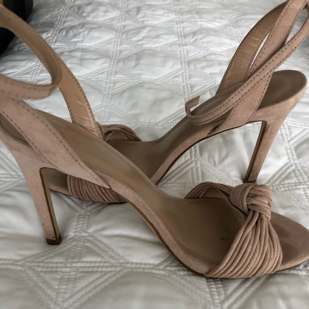 Aldo nude suede heels